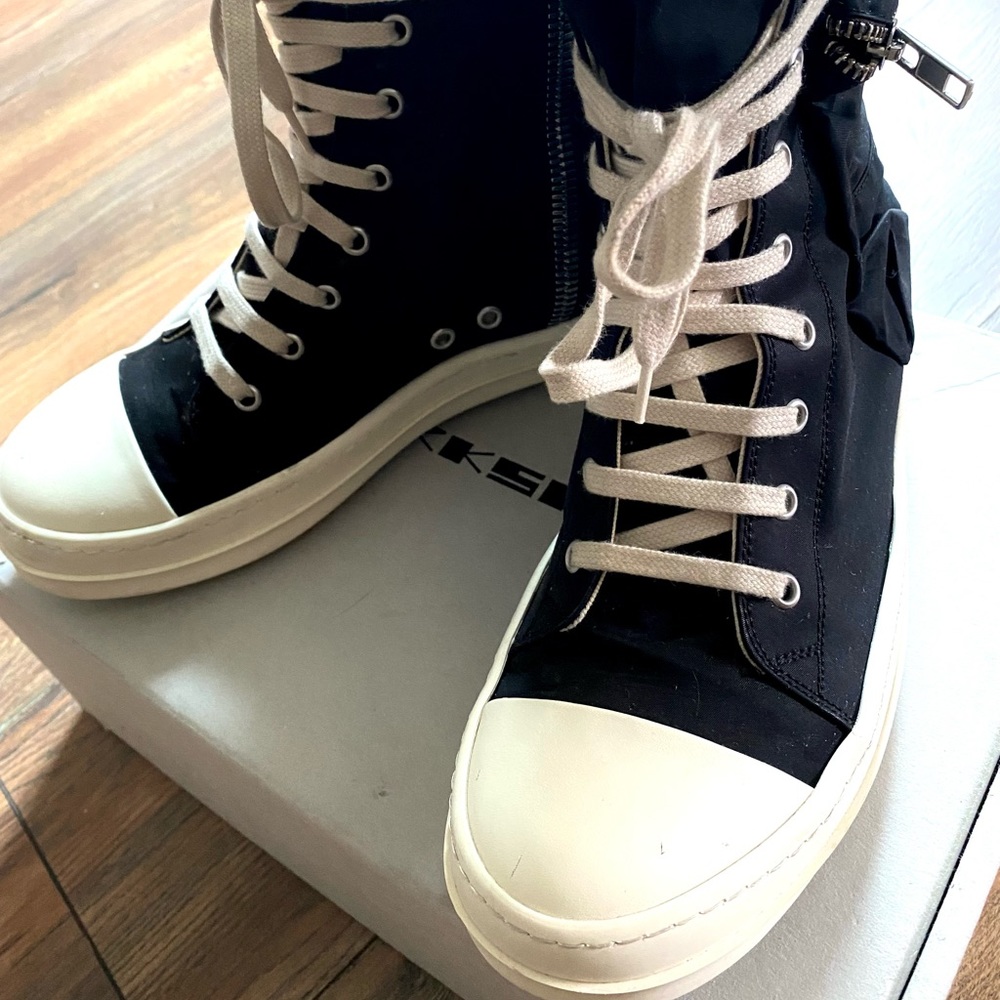 Rick owns drkshdw sneaker